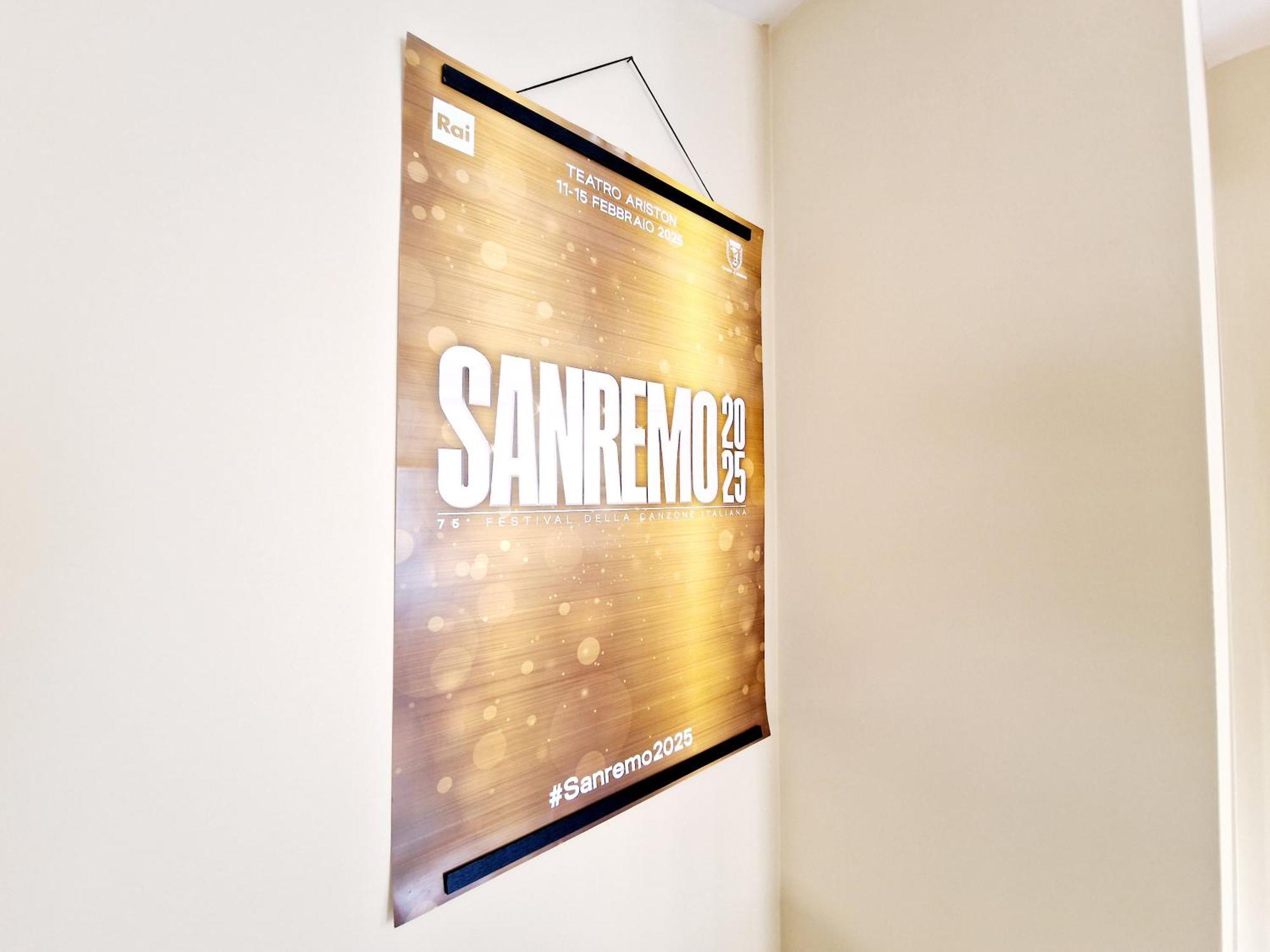 Homeholidaysanremo - Palace エクステリア 写真