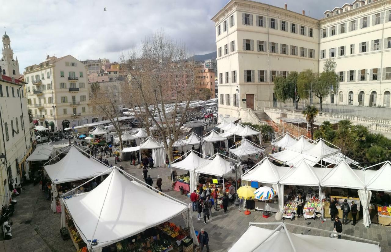 Homeholidaysanremo - Palace エクステリア 写真